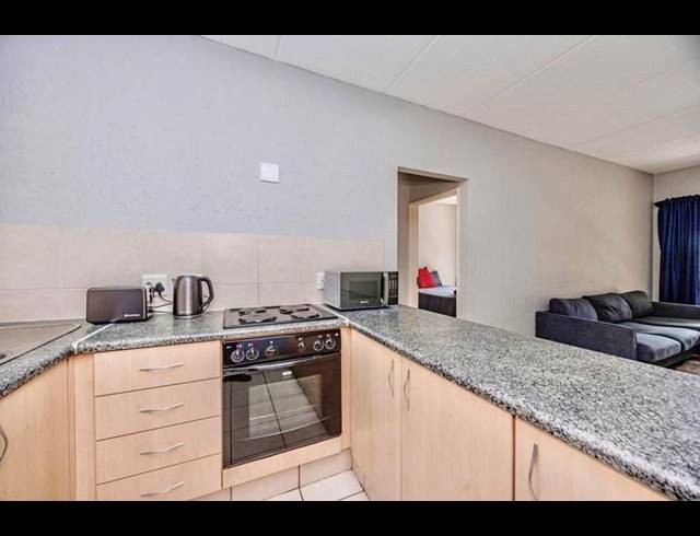 1 BEDROOM APARTMENT FOR SALE IN SUNNINGHILL